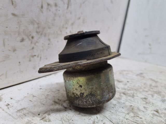 bontott VW GOLF II Motor Tartó Bak (Pozíciófüggetlen)