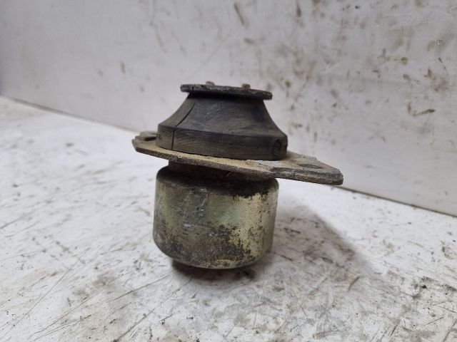 bontott VW GOLF II Motor Tartó Bak (Pozíciófüggetlen)