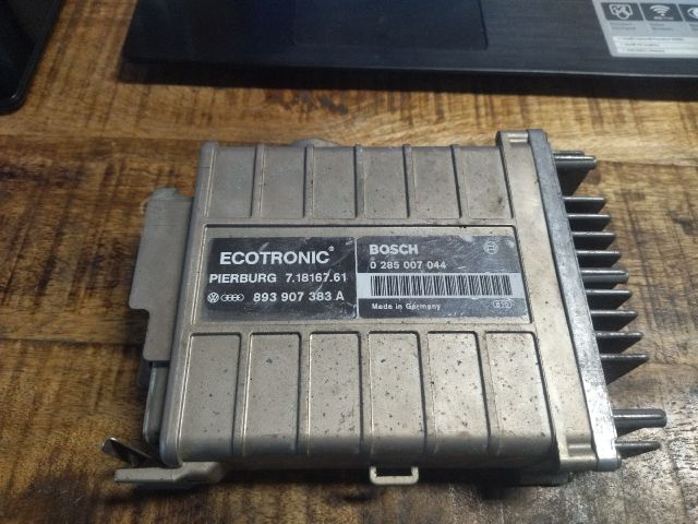 bontott VW GOLF II Motorvezérlő