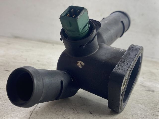 bontott VW GOLF II Termosztátház