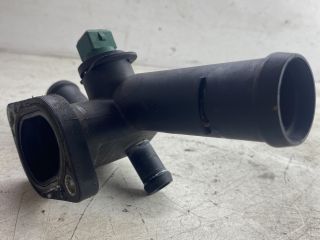 bontott VW GOLF II Termosztátház