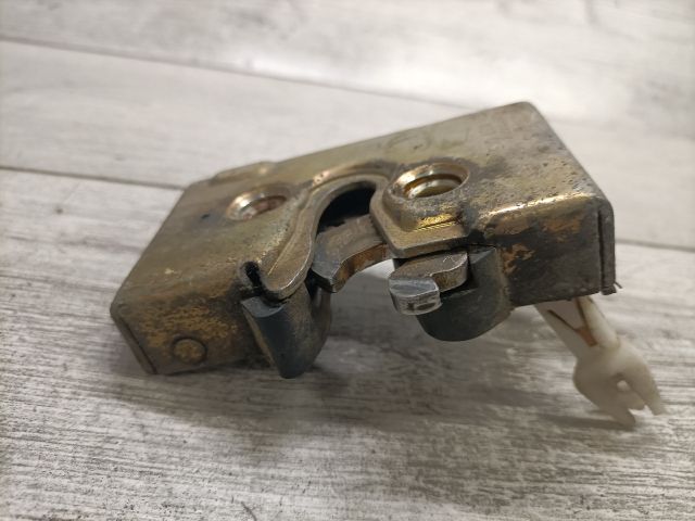 bontott VW GOLF II Bal első Ajtózár