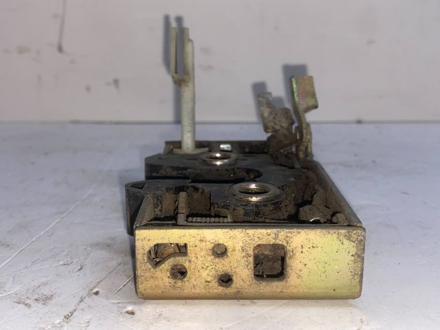 bontott VW GOLF II Bal első Ajtózár