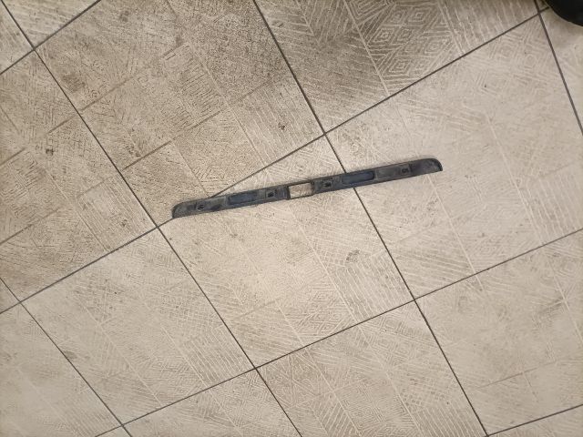 bontott VW GOLF II Csomagtérajtó Díszléc