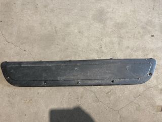 bontott VW GOLF II Csomagtérajtó Díszléc