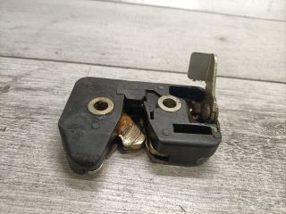 bontott VW GOLF II Csomagtérajtó Zárszerkezet