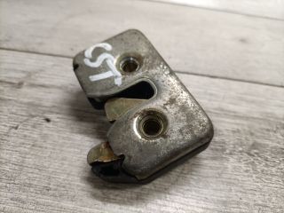 bontott VW GOLF II Csomagtérajtó Zárszerkezet