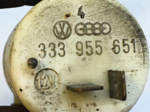bontott VW GOLF II Első Ablakmosó Szivattyú