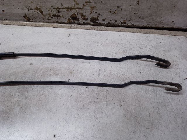 bontott VW GOLF II Első Ablaktörlő Kar