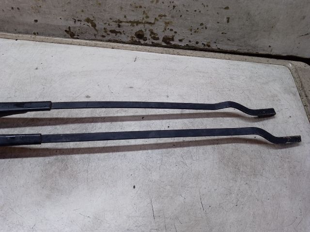 bontott VW GOLF II Első Ablaktörlő Kar