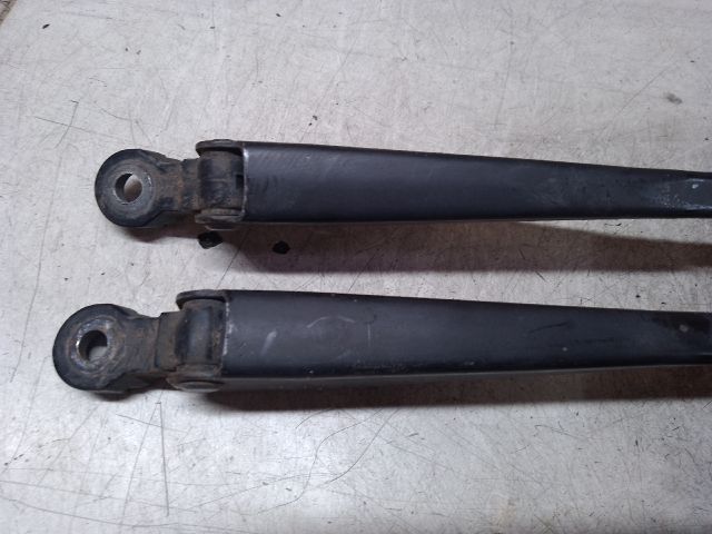 bontott VW GOLF II Első Ablaktörlő Kar