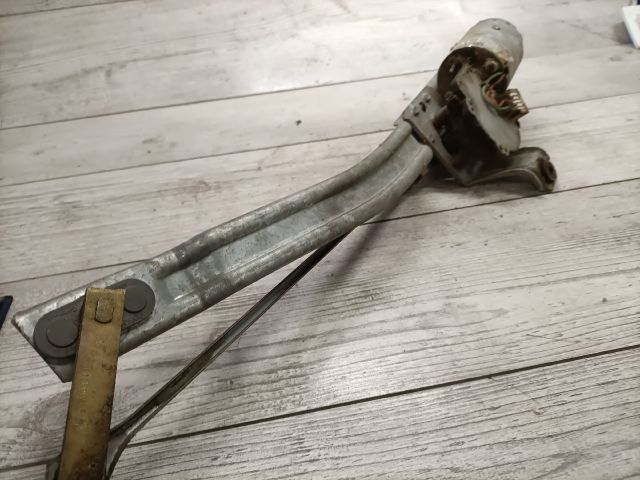 bontott VW GOLF II Első Ablaktörlő Szerkezet Motorral