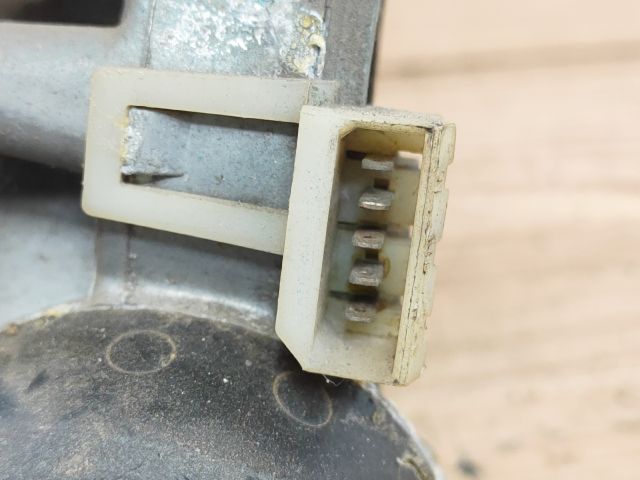 bontott VW GOLF II Első Ablaktörlő Szerkezet Motorral