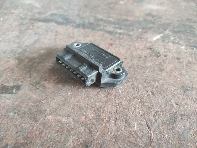 bontott VW GOLF II Gyújtó Elektronika