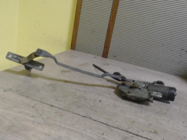 bontott VW GOLF II Hátsó Ablaktörlő Motor