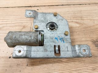 bontott VW GOLF II Hátsó Ablaktörlő Motor