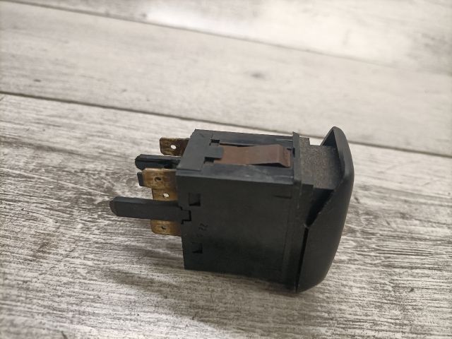 bontott VW GOLF II Hátsó Ködzárófény Kapcsoló