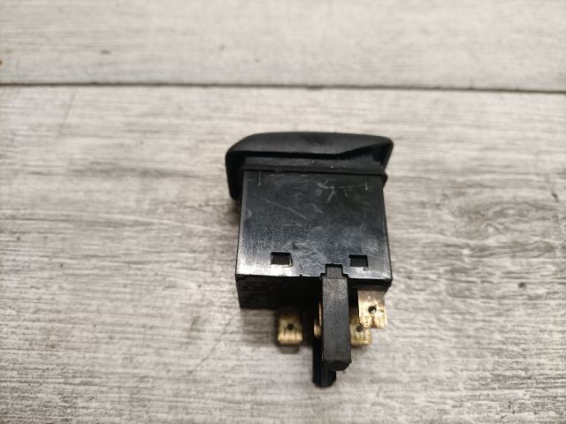 bontott VW GOLF II Hátsó Ködzárófény Kapcsoló