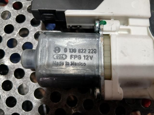 bontott VW GOLF II Jobb első Ablakemelő Motor