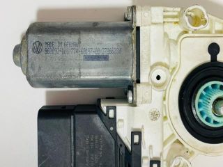 bontott VW GOLF II Jobb hátsó Ablakemelő Motor