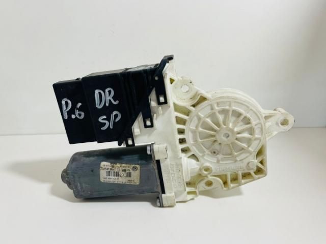 bontott VW GOLF II Jobb hátsó Ablakemelő Motor