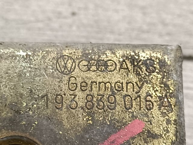 bontott VW GOLF II Jobb hátsó Ajtózár