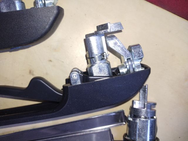 bontott VW GOLF II Külső Kilincs Szett