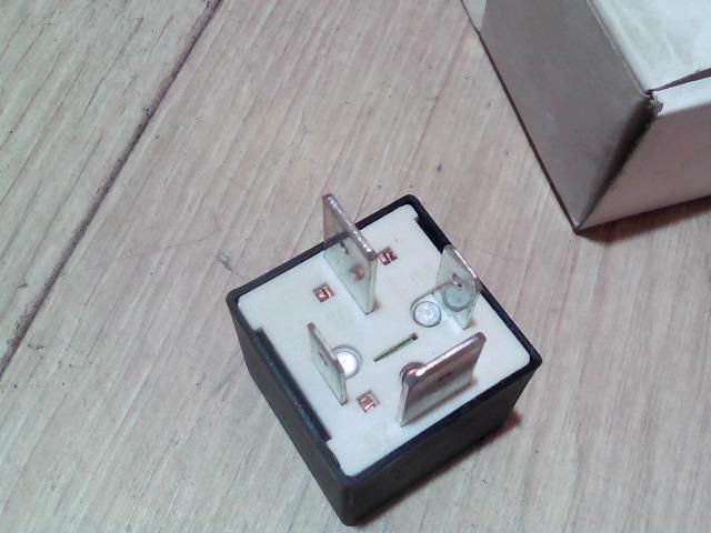 bontott VW GOLF II Relé