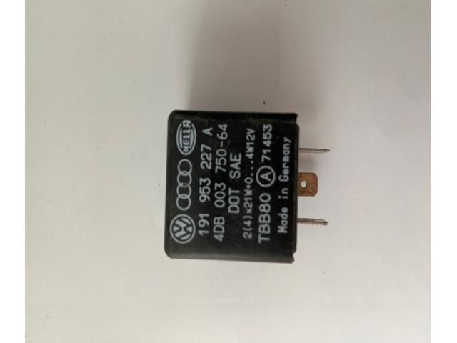 bontott VW GOLF II Relé