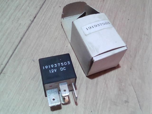 bontott VW GOLF II Relé