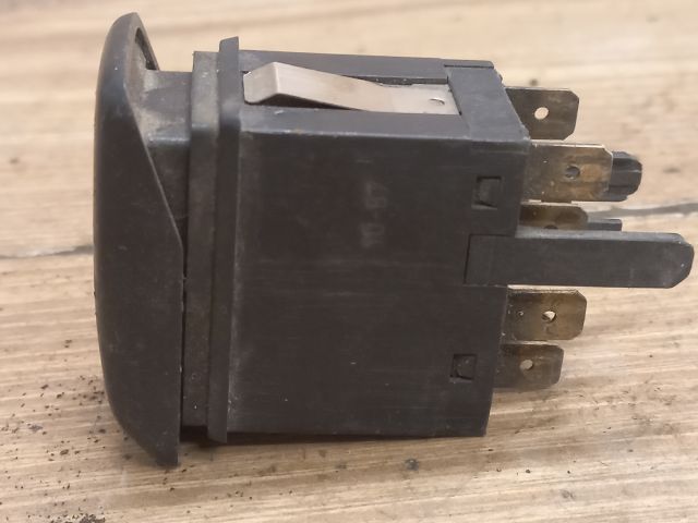 bontott VW GOLF II Vészvillogó Kapcsoló