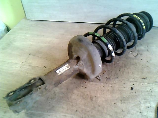 bontott VW GOLF III Bal első Gólyaláb (Lengécsillapító, Rugó)