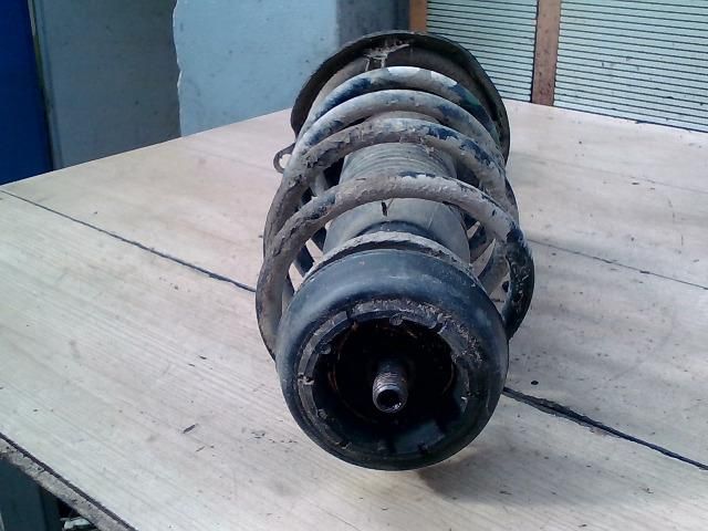 bontott VW GOLF III Bal első Gólyaláb (Lengécsillapító, Rugó)