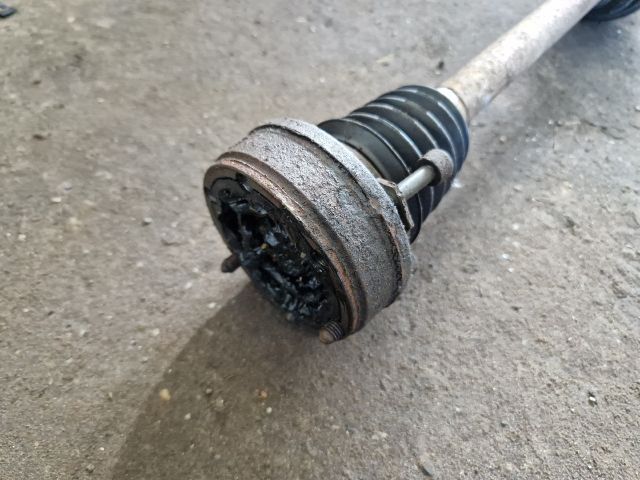 bontott VW GOLF III Bal Féltengely