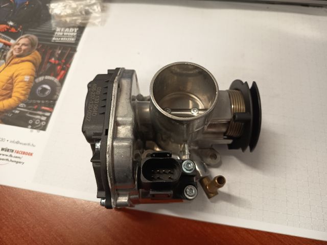 bontott VW GOLF III Fojtószelep (Mechanikus)