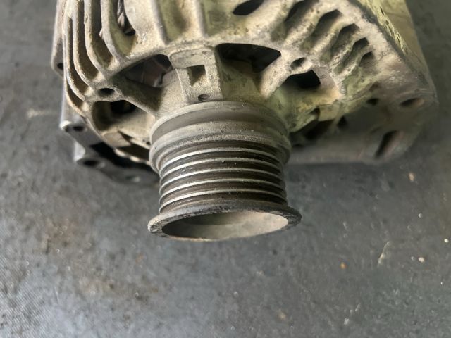 bontott VW GOLF III Generátor