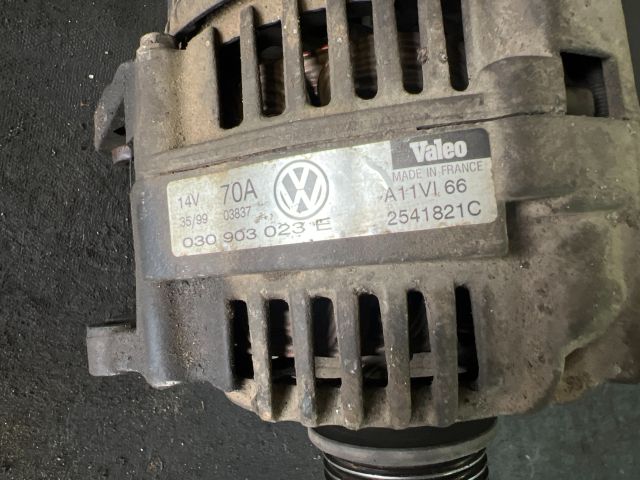 bontott VW GOLF III Generátor