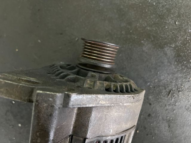 bontott VW GOLF III Generátor