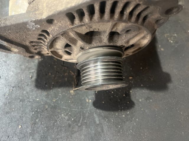 bontott VW GOLF III Generátor