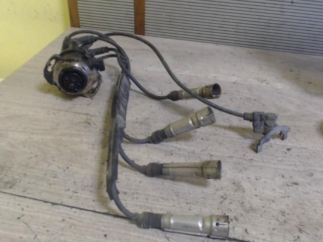 bontott VW GOLF III Gyújtáselosztó és Gyertya Kábel