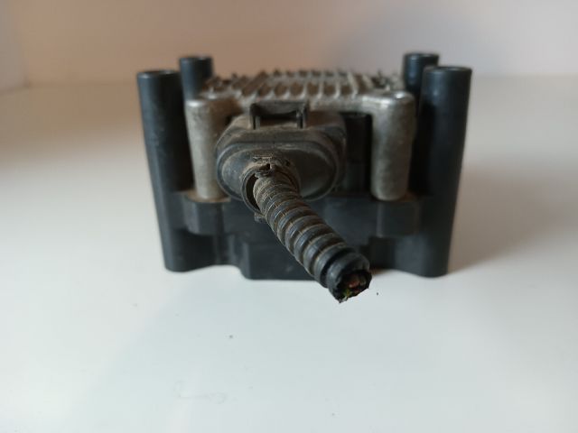 bontott VW GOLF III Gyújtótrafó