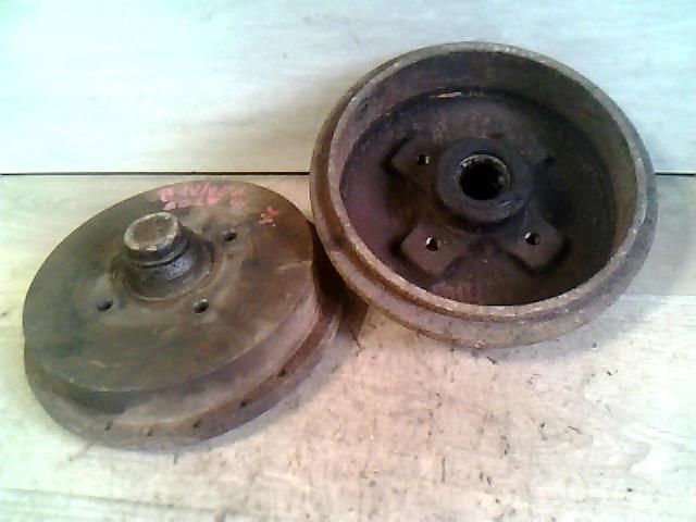 bontott VW GOLF III Hátsó Fékdob Pár