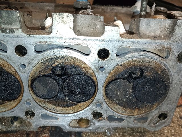 bontott VW GOLF III Hengerfej