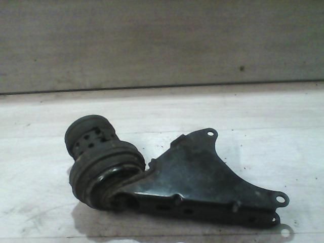 bontott VW GOLF III Motor Tartó Bak (Fém)