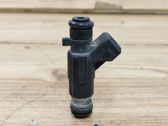 bontott VW GOLF III Porlasztó (1 db)