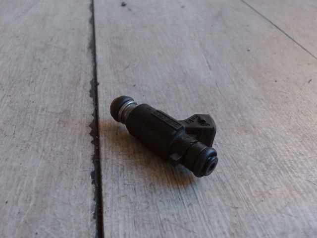 bontott VW GOLF III Porlasztó (1 db)