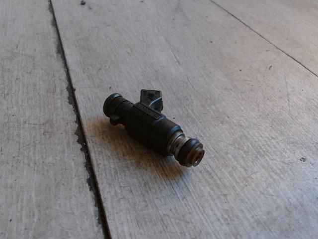 bontott VW GOLF III Porlasztó (1 db)