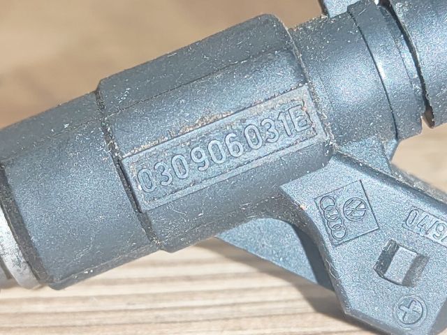 bontott VW GOLF III Porlasztó (1 db)