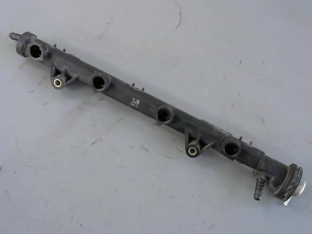 bontott VW GOLF III Porlasztó Sor / Híd