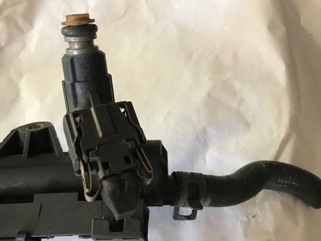 bontott VW GOLF III Porlasztó Sor / Híd